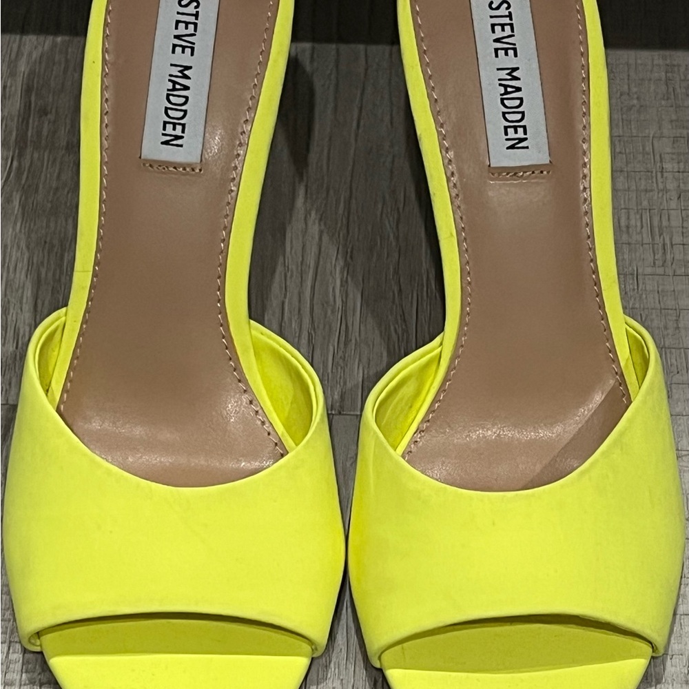 Steve Madden Women's Neon Heels Size 7.5 “As Is”